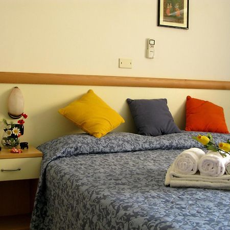 Hotel Sorriso Cattolica Dış mekan fotoğraf