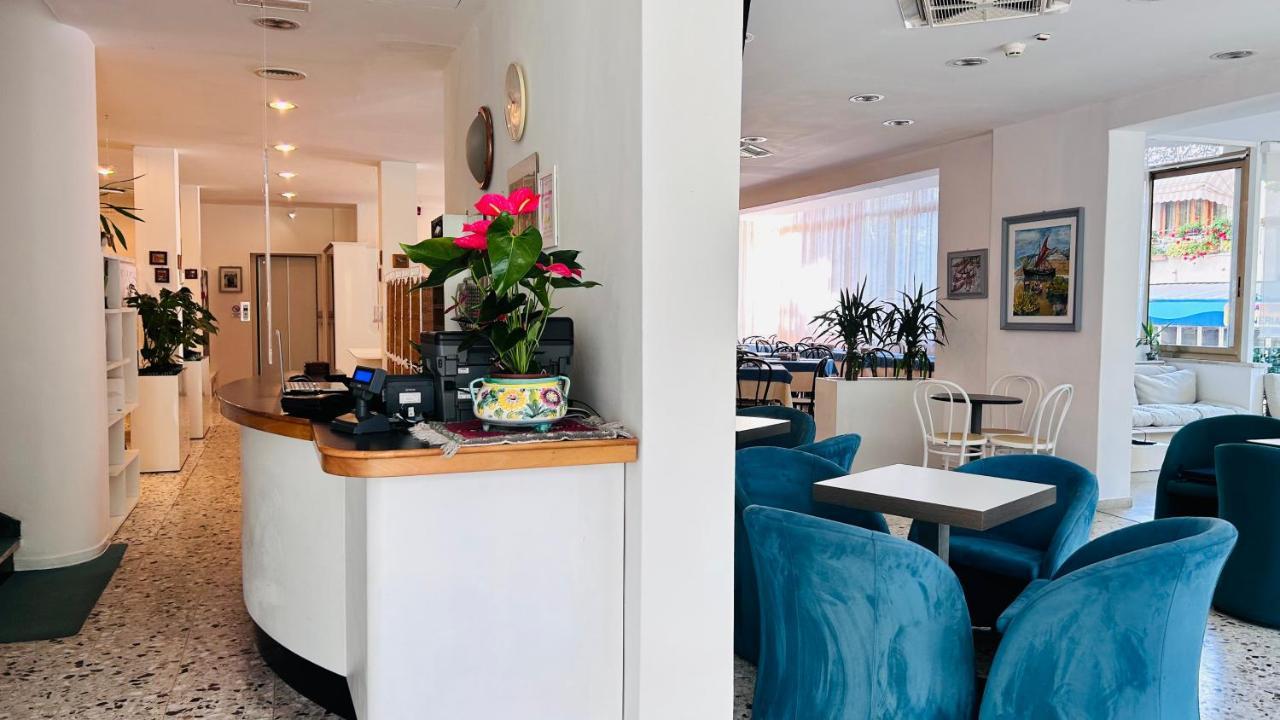 Hotel Sorriso Cattolica Dış mekan fotoğraf