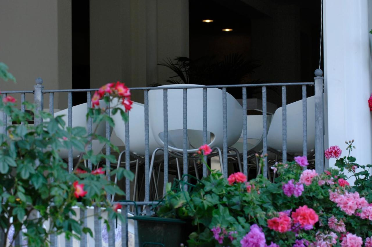 Hotel Sorriso Cattolica Dış mekan fotoğraf
